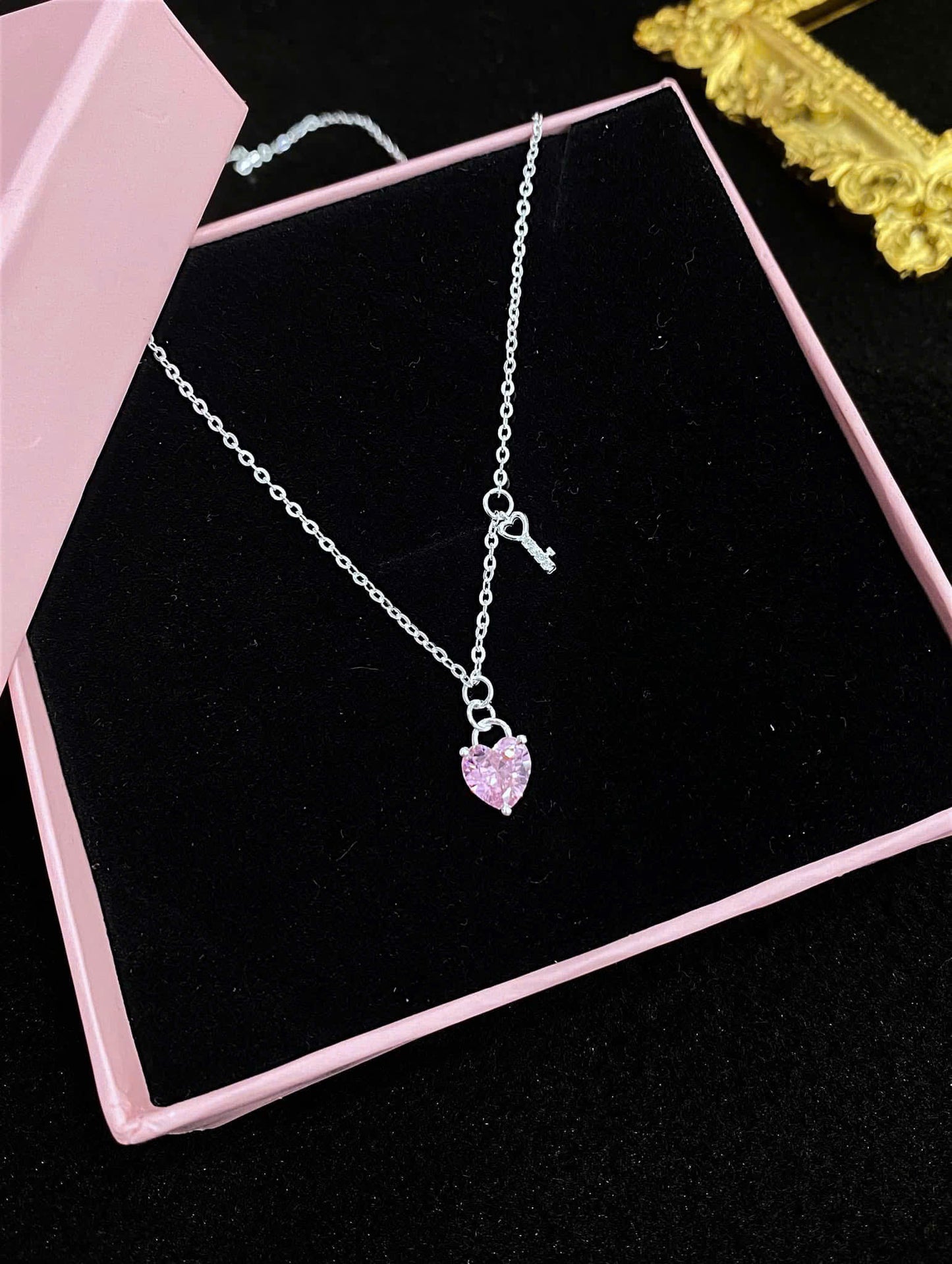 Dây chuyền bạc - Công thức cho mặt xinh - outfit hài hoà