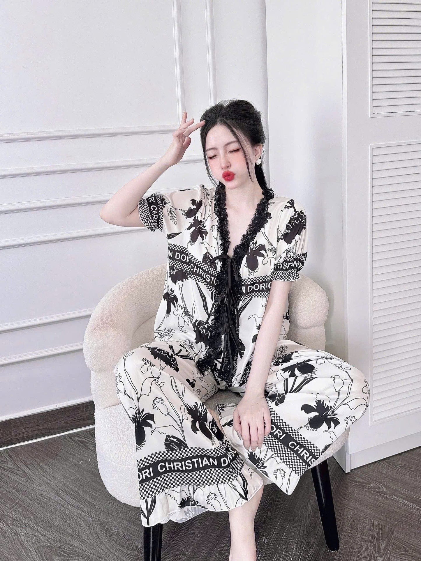 Pijama tiểu thư cột nơ tay ngắn quần dài