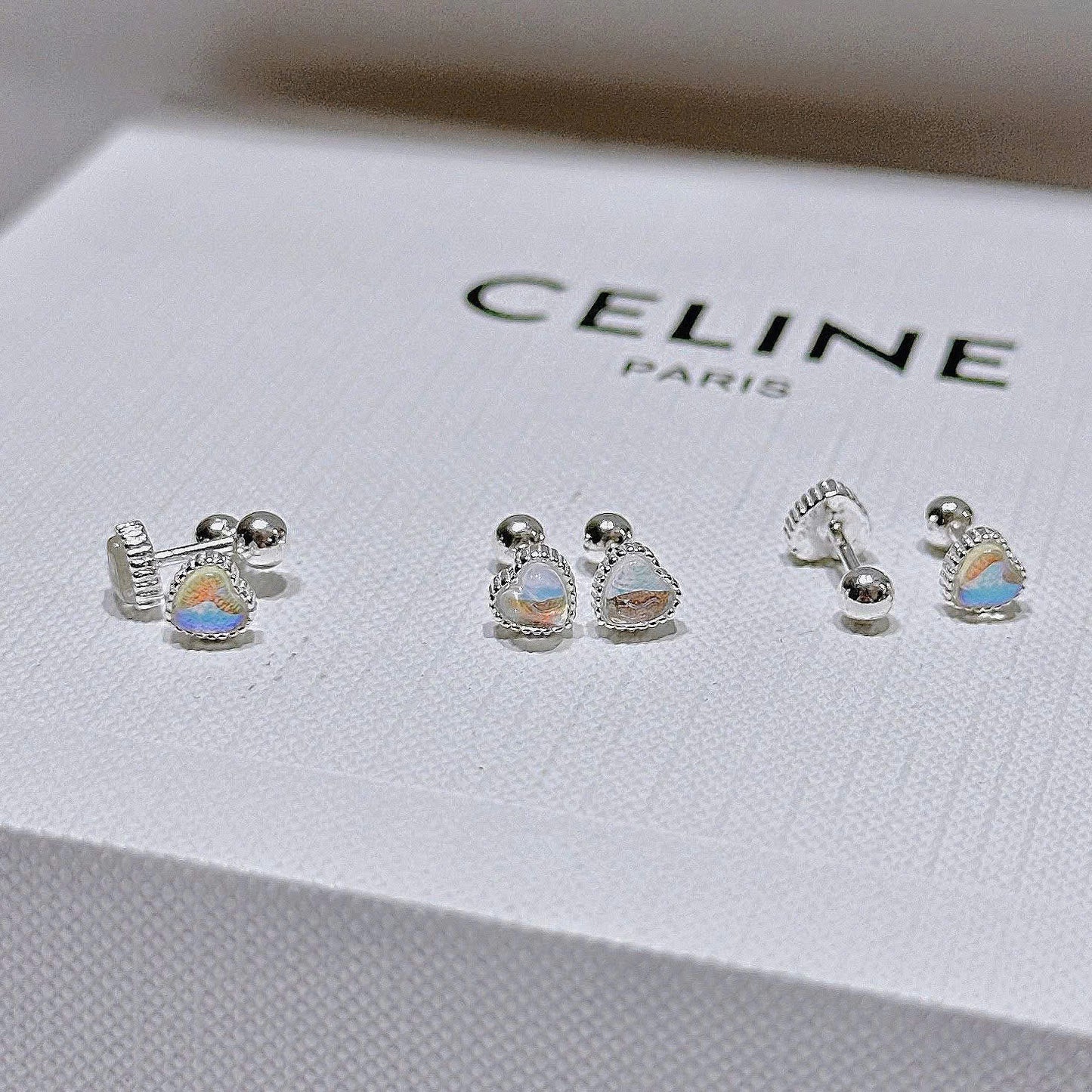 Khuyên bạc nụ chốt xoắn
