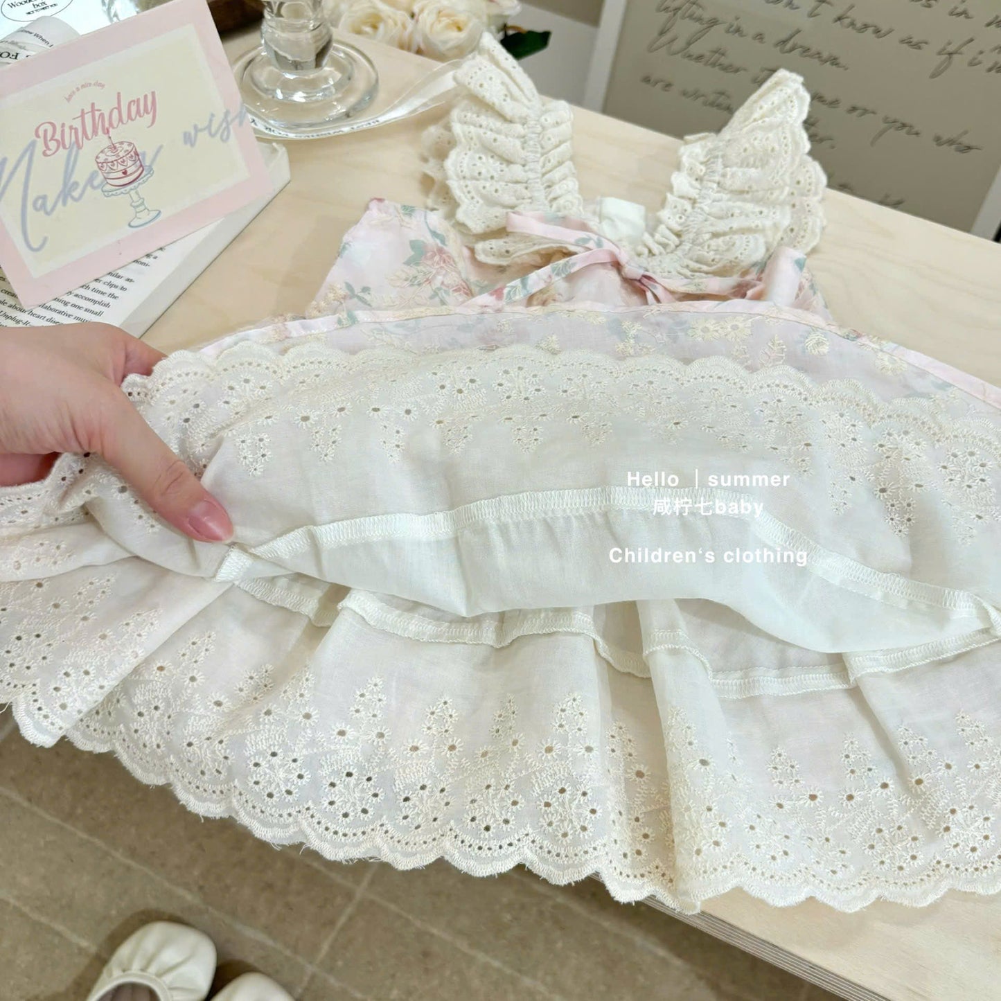 Đầm 2 dây hoa nhí hồng nhạt cho bé
