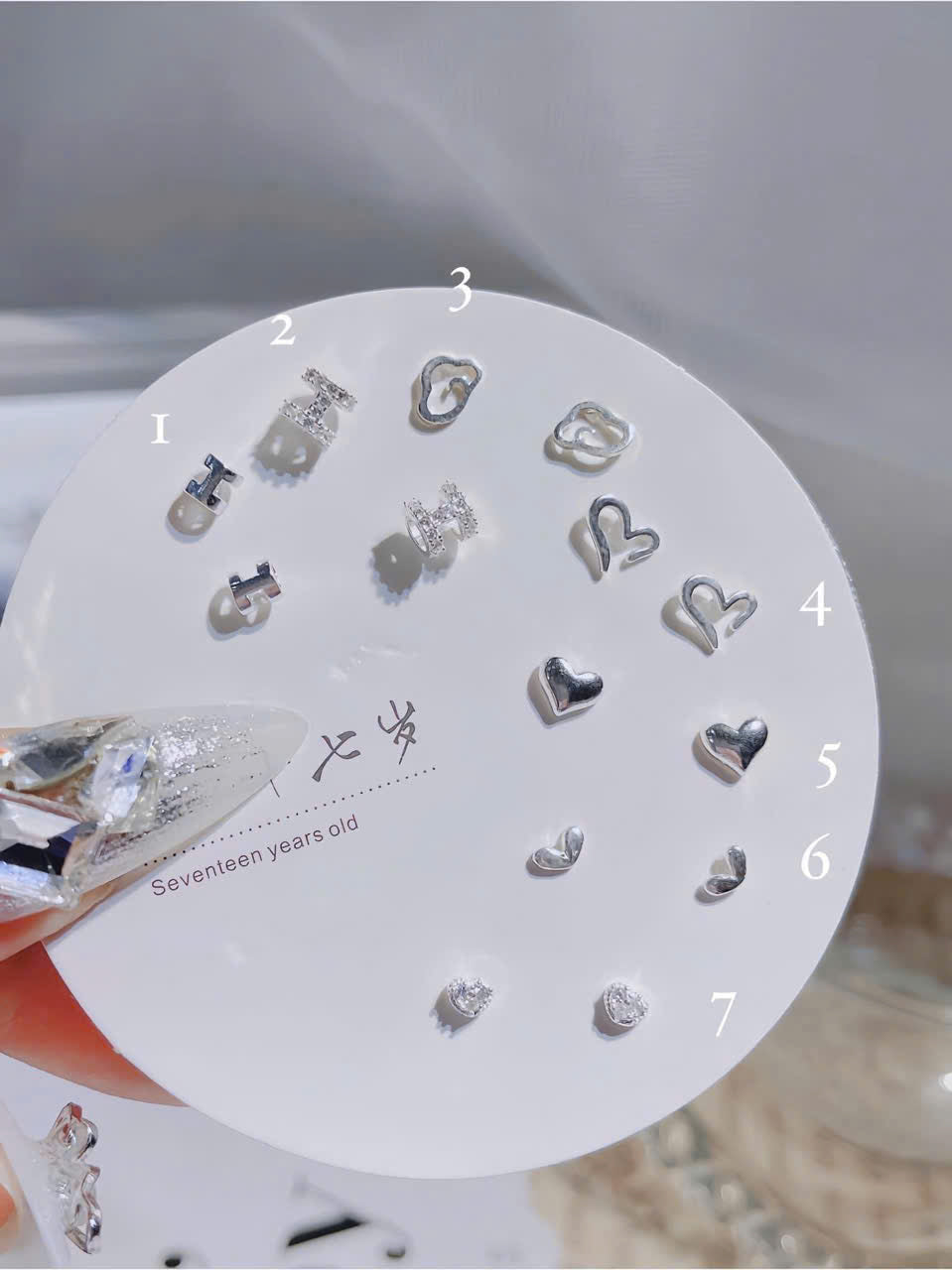 Khuyên tai bạc đeo êm không lo kích ứng