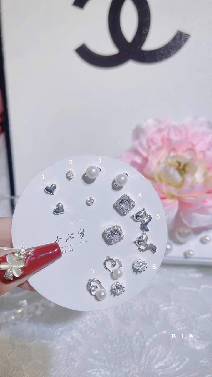 Khuyên tai bạc đeo êm không lo kích ứng