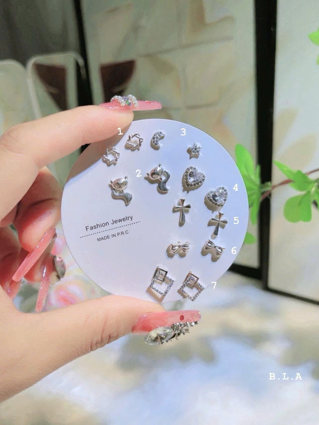 Khuyên tai bạc đa dạng mẫu
