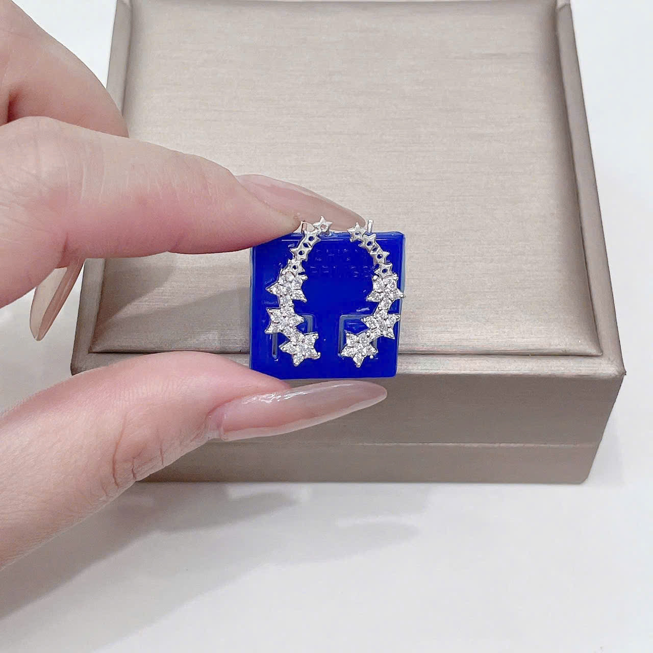 Khuyên tai bạc đa dạng mẫu phù hợp cho mọi style