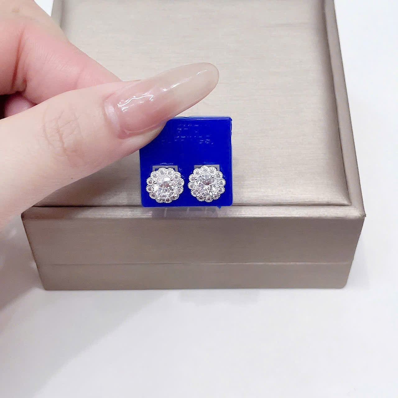 Khuyên tai bạc đa dạng mẫu phù hợp cho mọi style