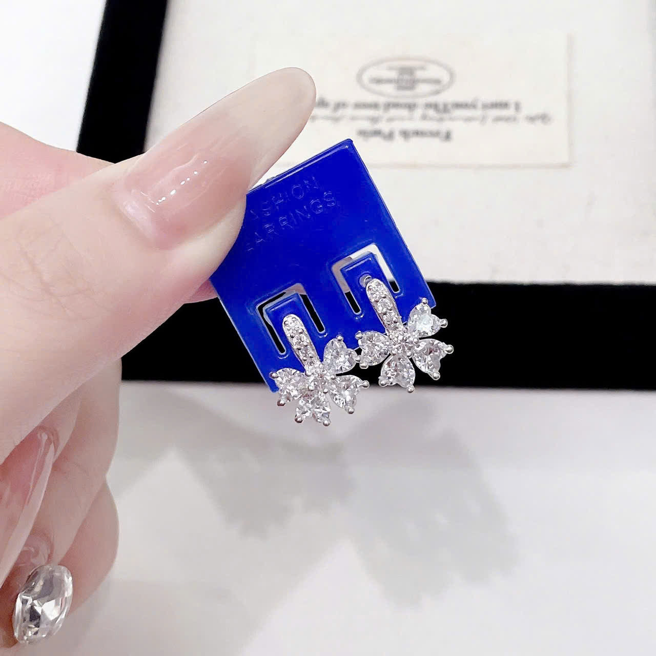 Khuyên tai bạc đa dạng mẫu phù hợp cho mọi style
