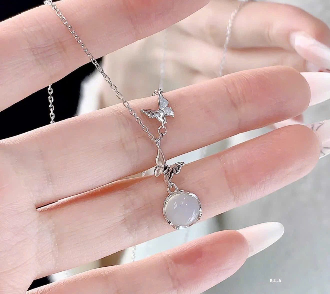 Dây chuyền Hồ Điệp Bạch Nguyệt Quang xi kim nhỏ xinh