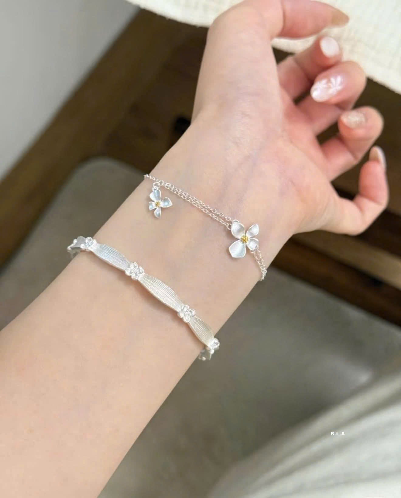 Set Hoa Sứ Nhám hot nhất hè năm nay
