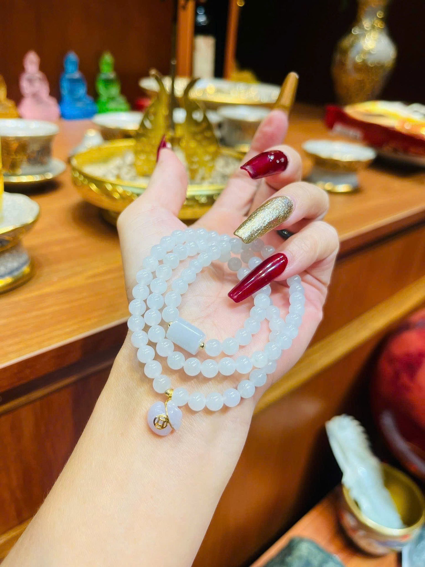 Vòng chuỗi bạch ngọc phối trắng tinh khôi
