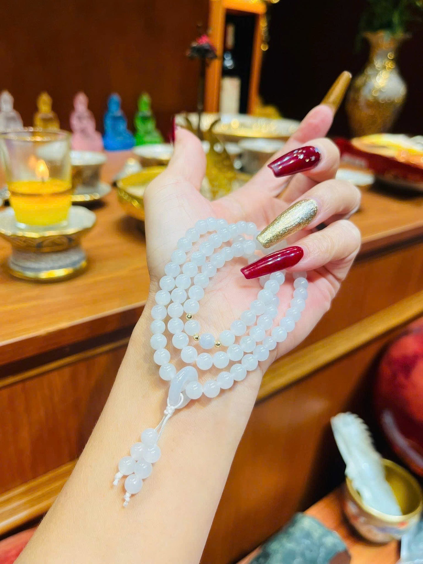 Vòng chuỗi bạch ngọc phối trắng tinh khôi