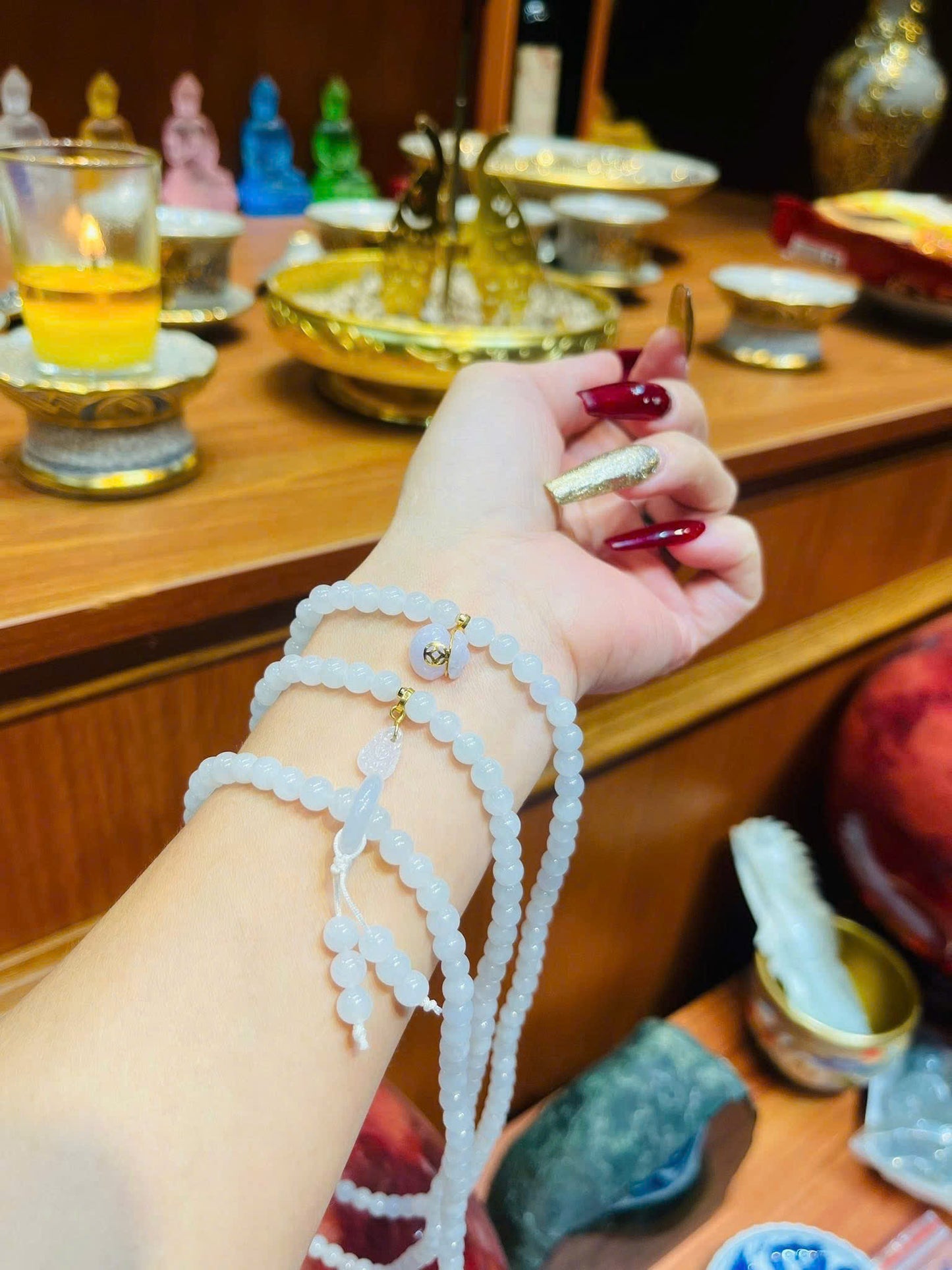 Vòng chuỗi bạch ngọc phối trắng tinh khôi