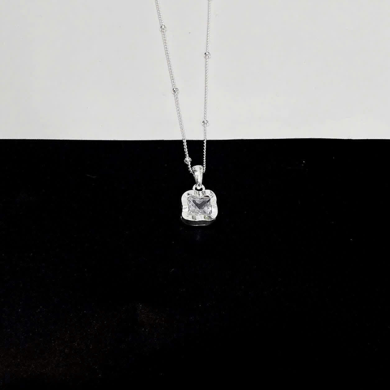 Dây chuyền bạc với mặt charm siêu dễ thương