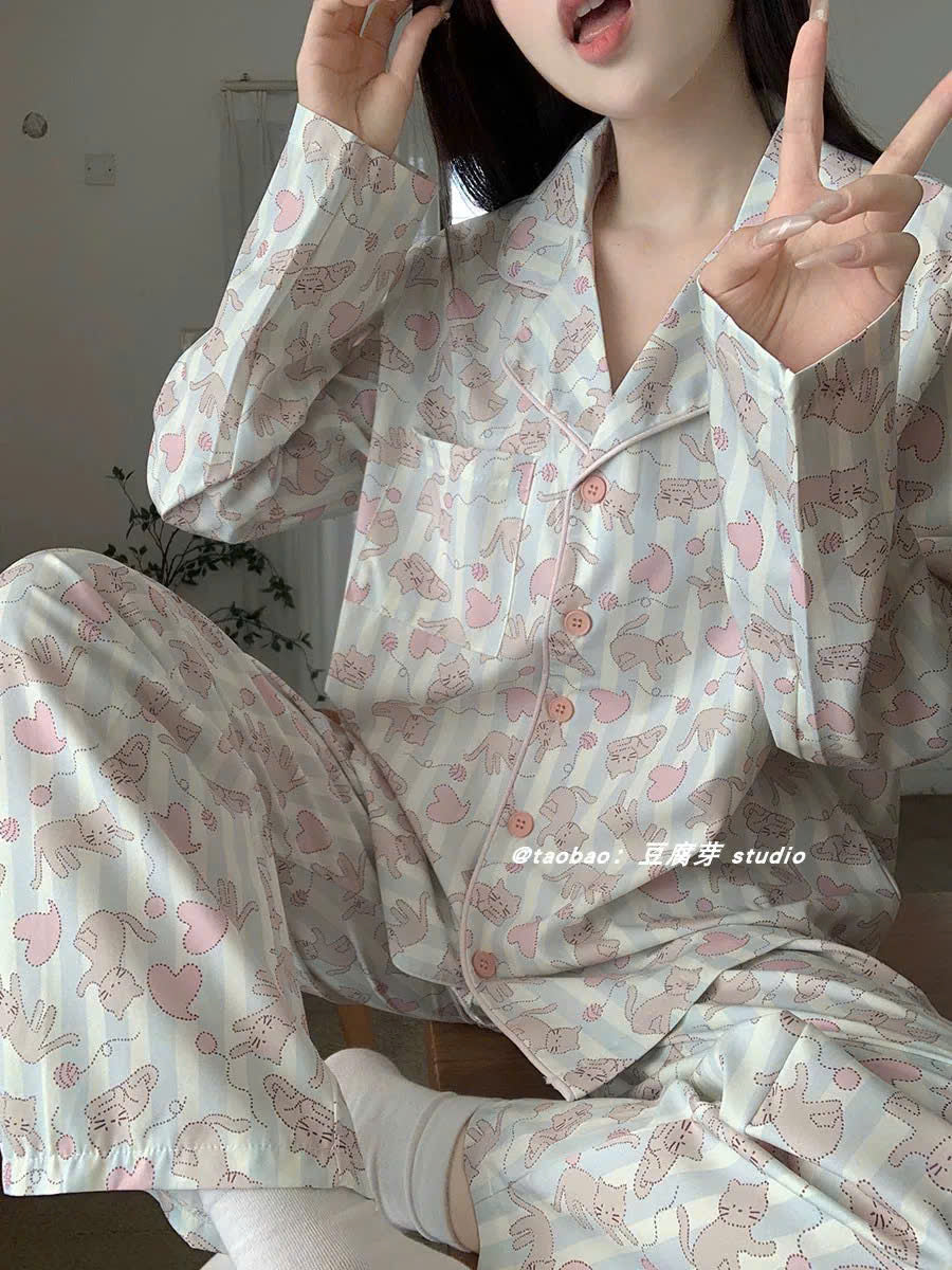 Pijama dài sọc xanh dương họa tiết mèo và trái tim