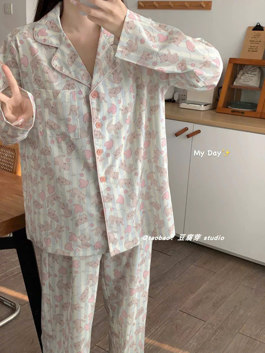 Pijama dài sọc xanh dương họa tiết mèo và trái tim