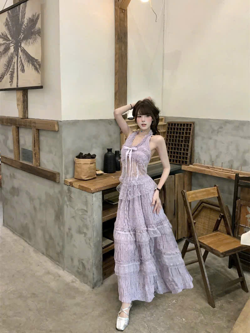 Áo cổ yếm tím phối voan nhẹ nhàng mix cùng chân váy xòe dài