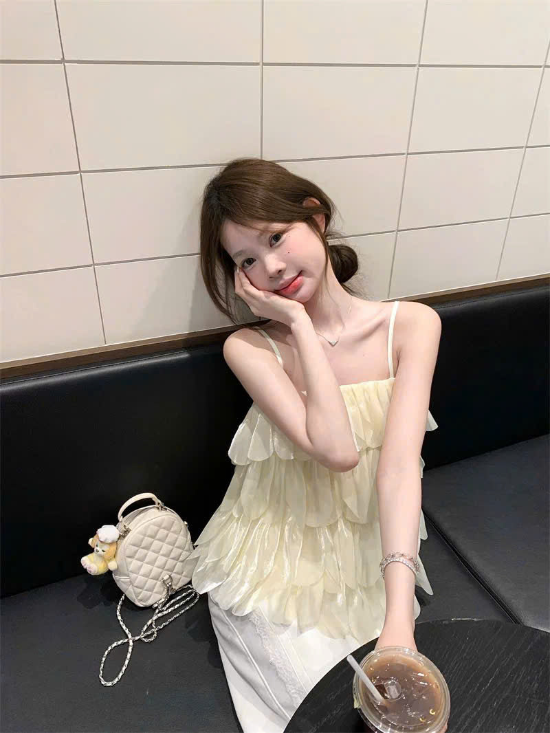 Áo 2 dây nhún bèo vàng nhạt