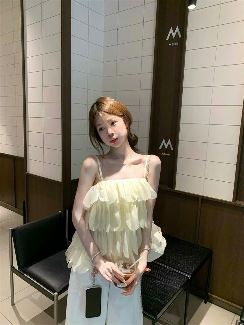 Áo 2 dây nhún bèo vàng nhạt