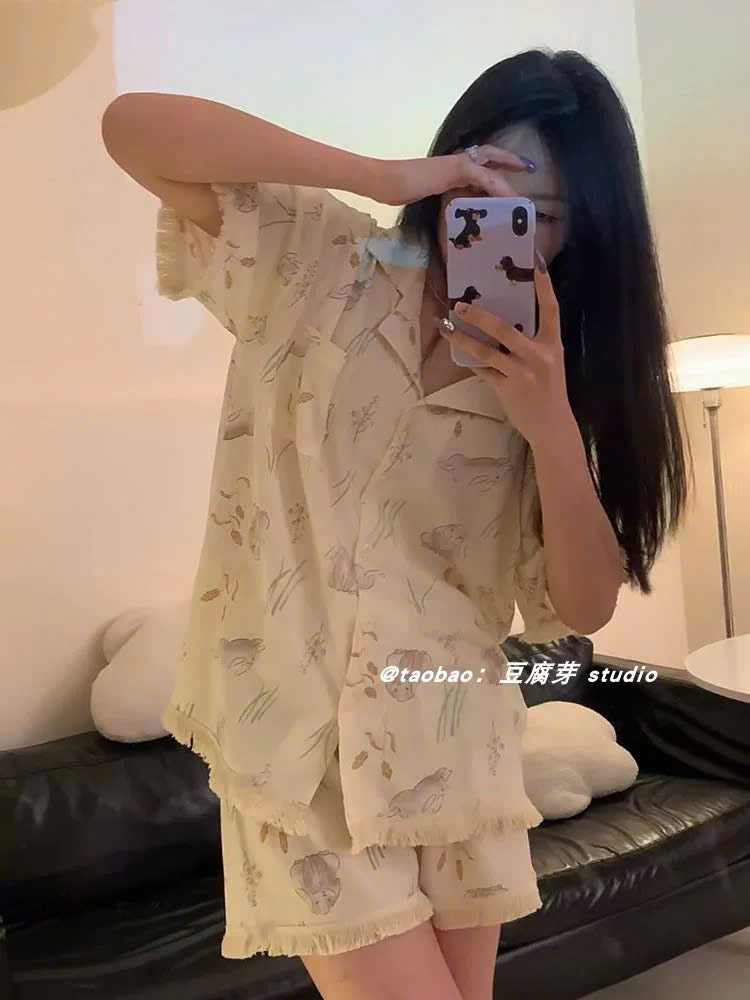 Bộ ngủ đùi hình thỏ vintage