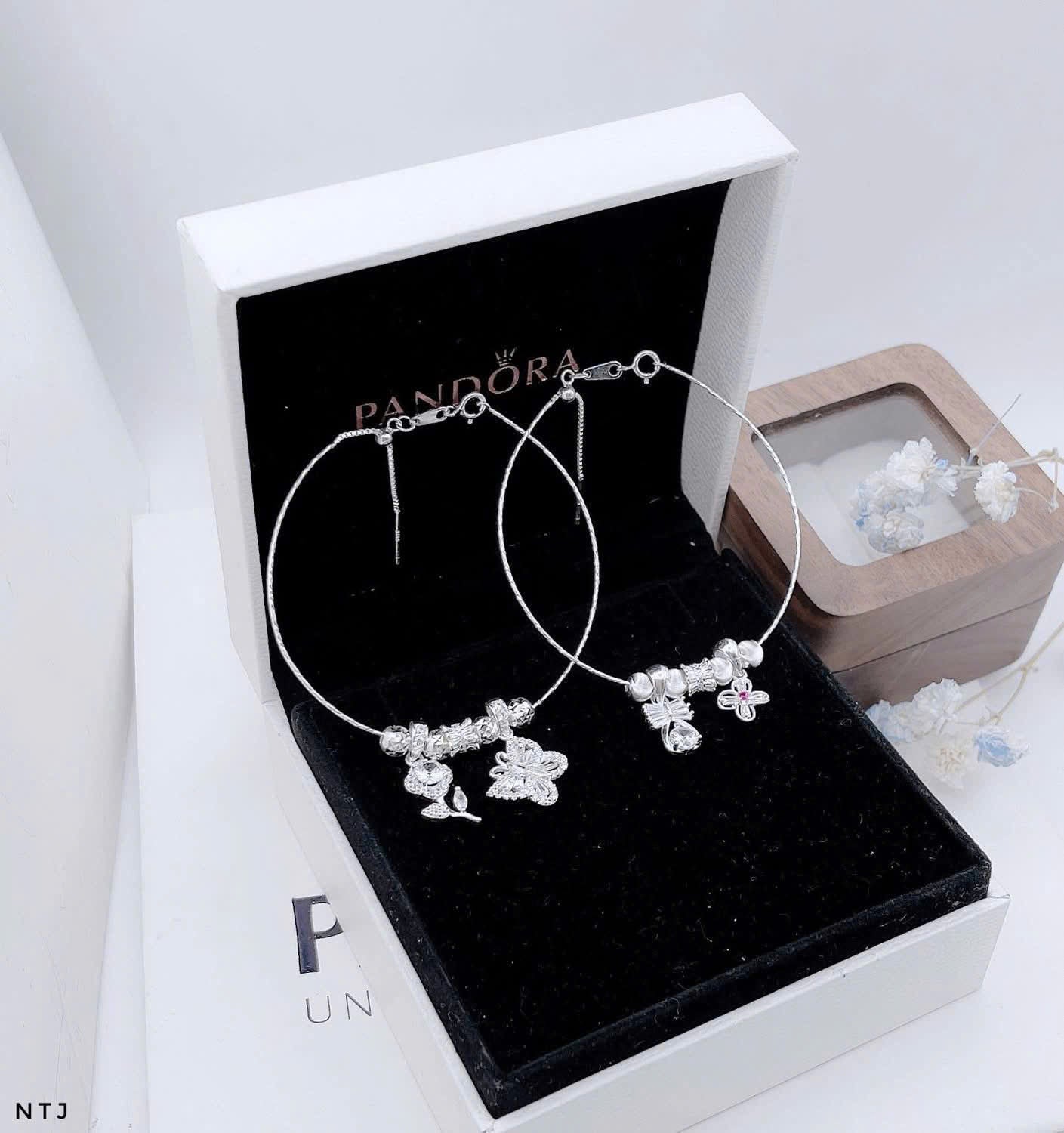 Lắc tay bạc charm thanh mảnh sáng xinh