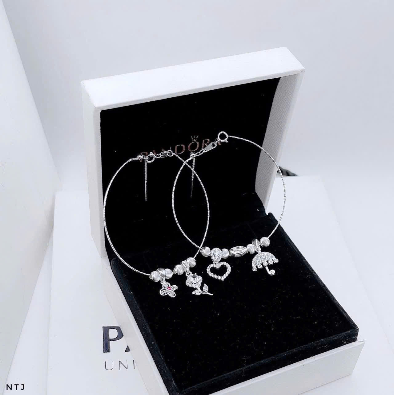Lắc tay bạc charm thanh mảnh sáng xinh