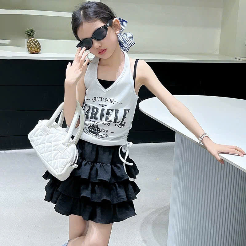 Áo cổ yếm phối chân váy tầng
