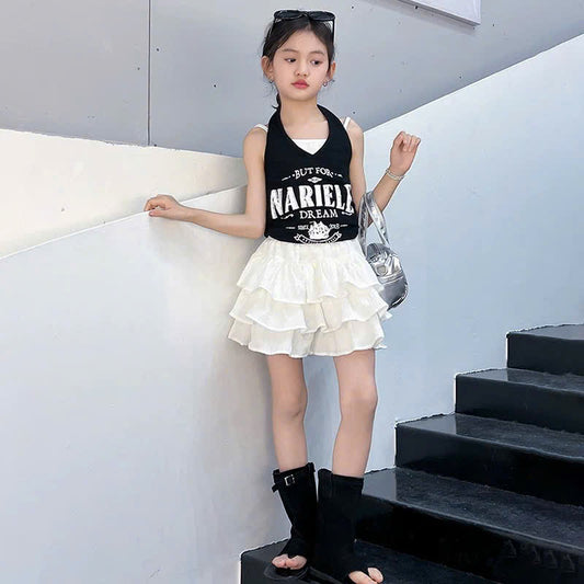 Áo cổ yếm phối chân váy tầng