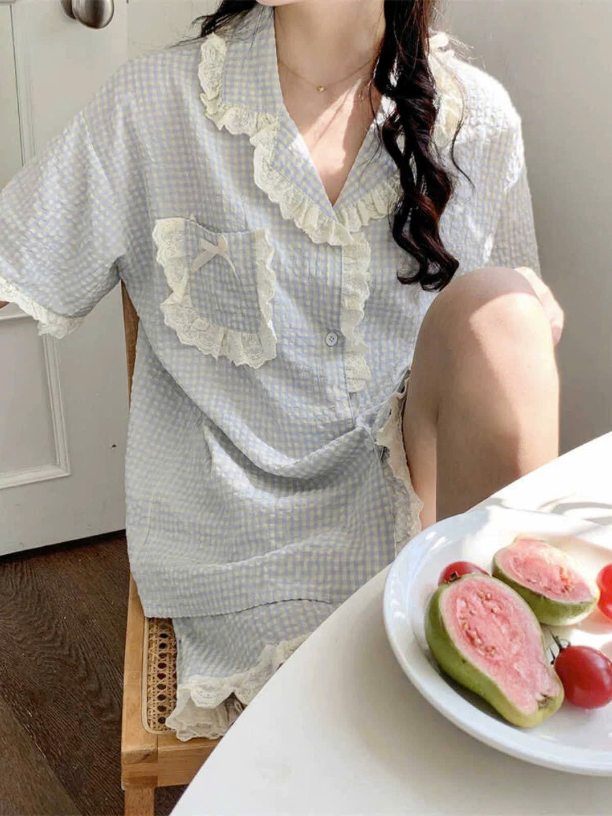 Đồ ngủ đôi caro xanh dương viền ren bèo cho nữ