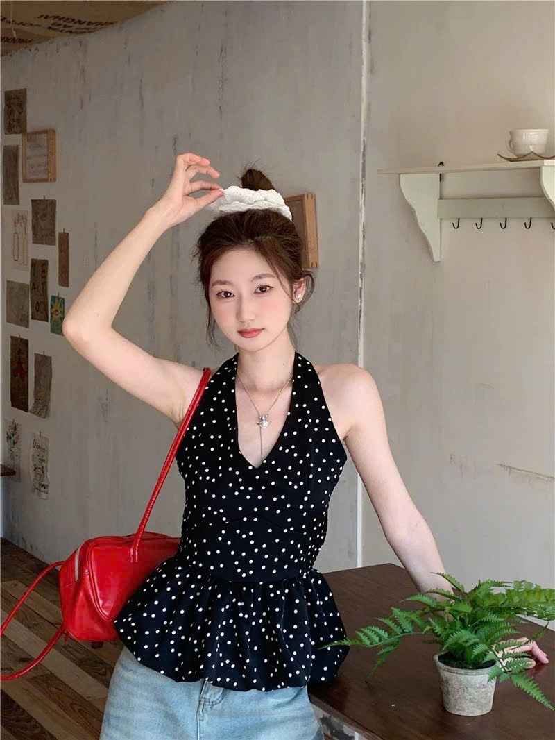 Áo cổ yếm chấm bi 2 màu đen trắng