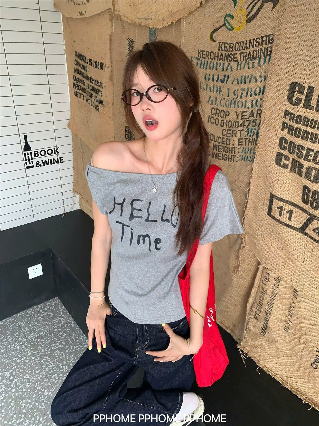 Áo thun lệch vai năng động