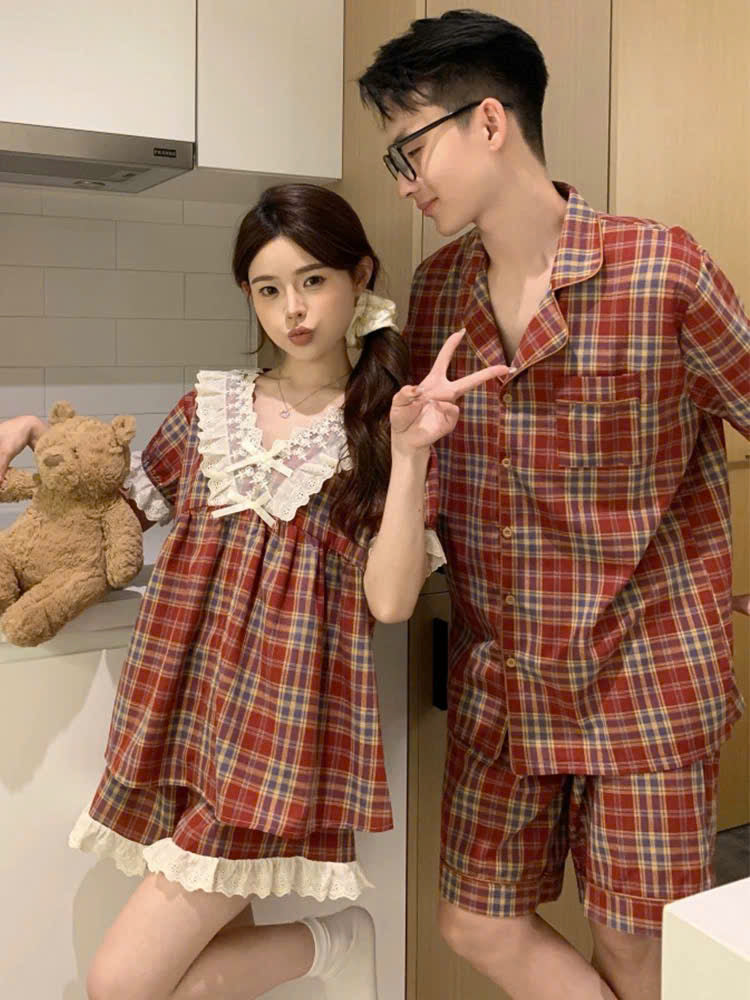 Đồ ngủ đôi kẻ sọc đỏ quần đùi