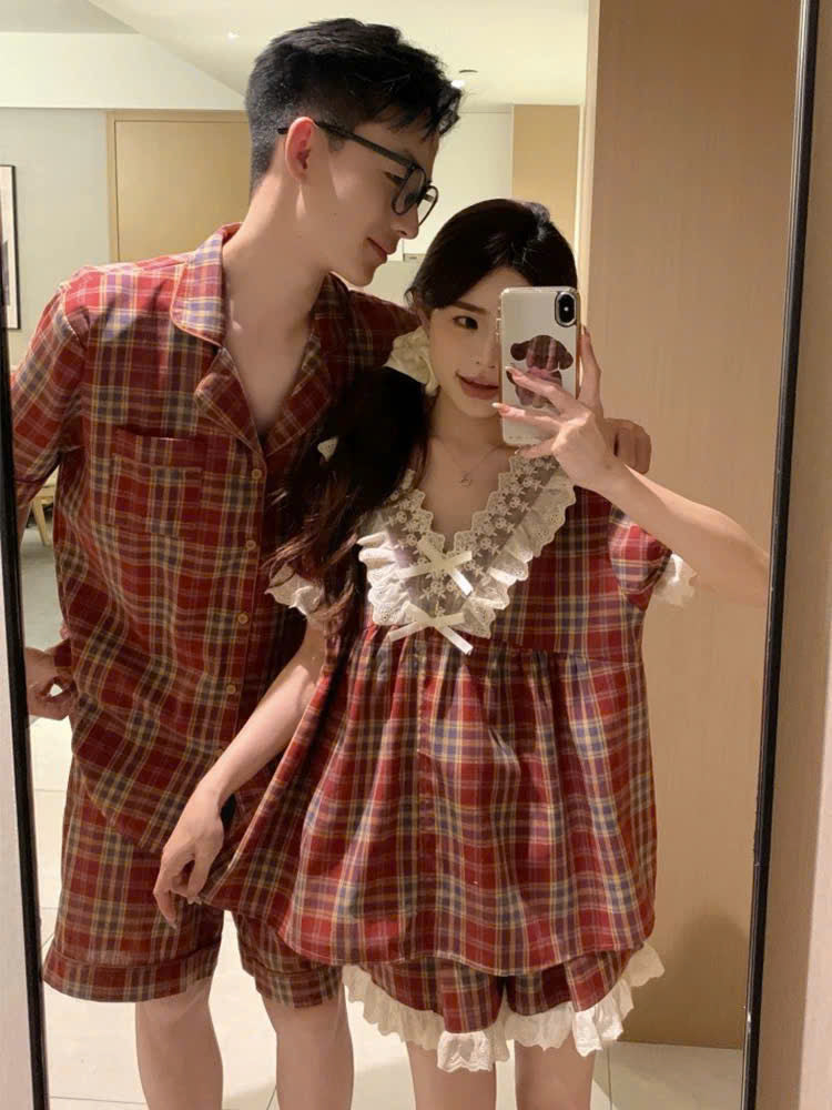 Đồ ngủ đôi kẻ sọc đỏ quần đùi