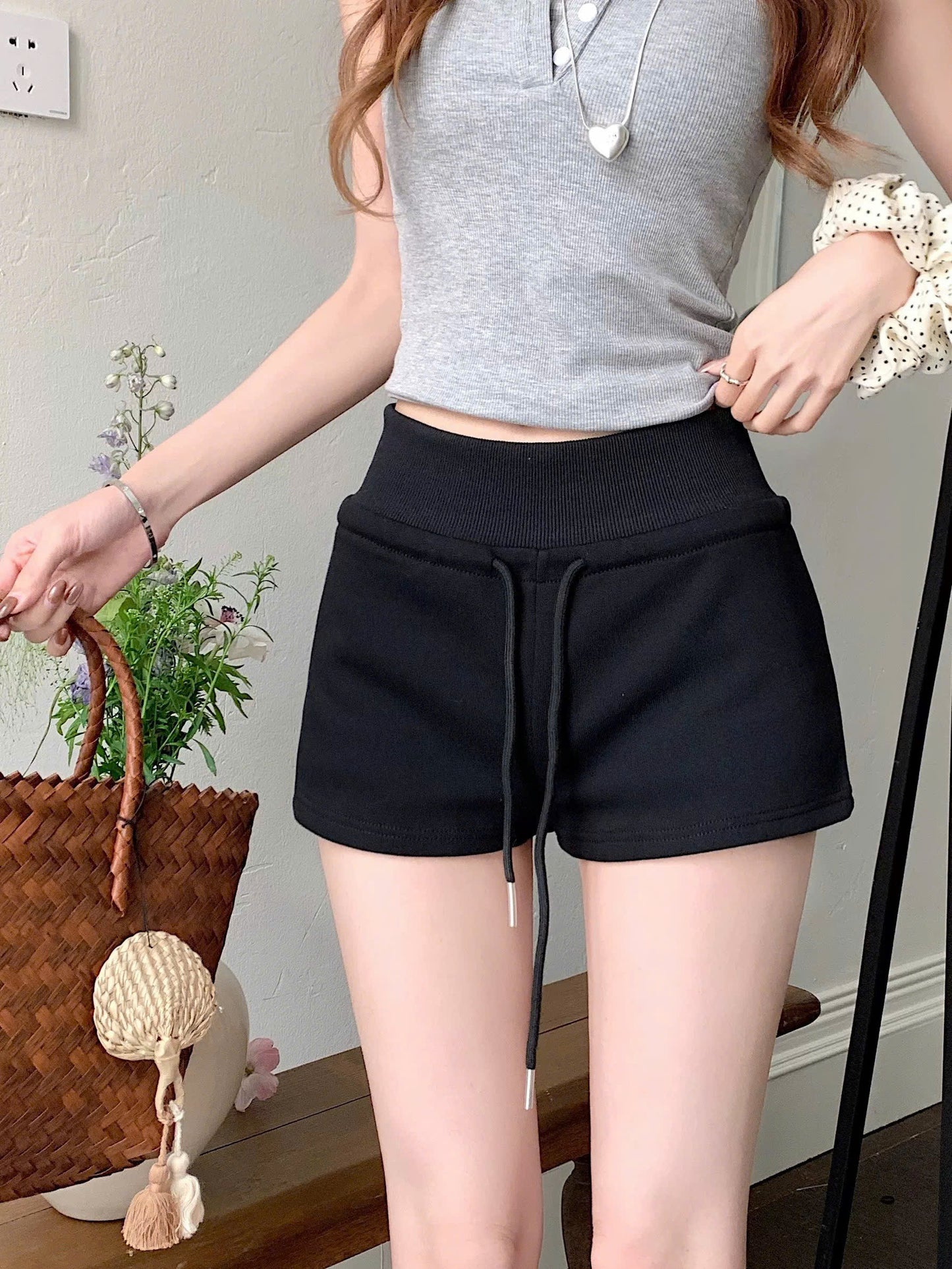 Quần short thun dây rút cạp cao lưng bản