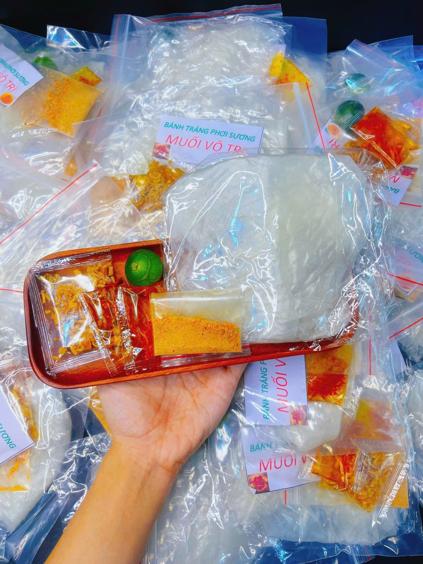 Bánh tráng phơi sương muối vô tri
