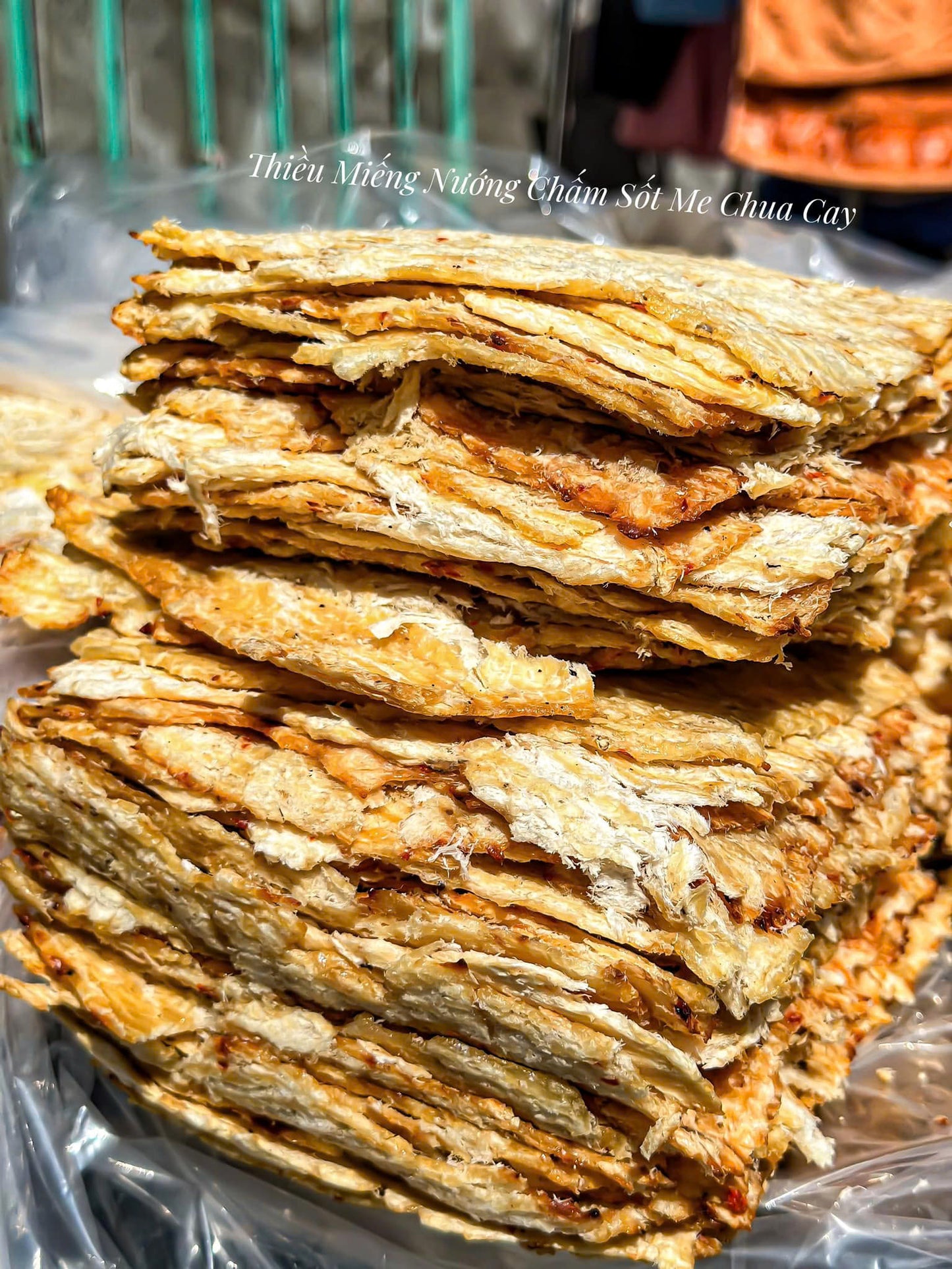 Khô cá thiều miếng chấm sốt me chua cay