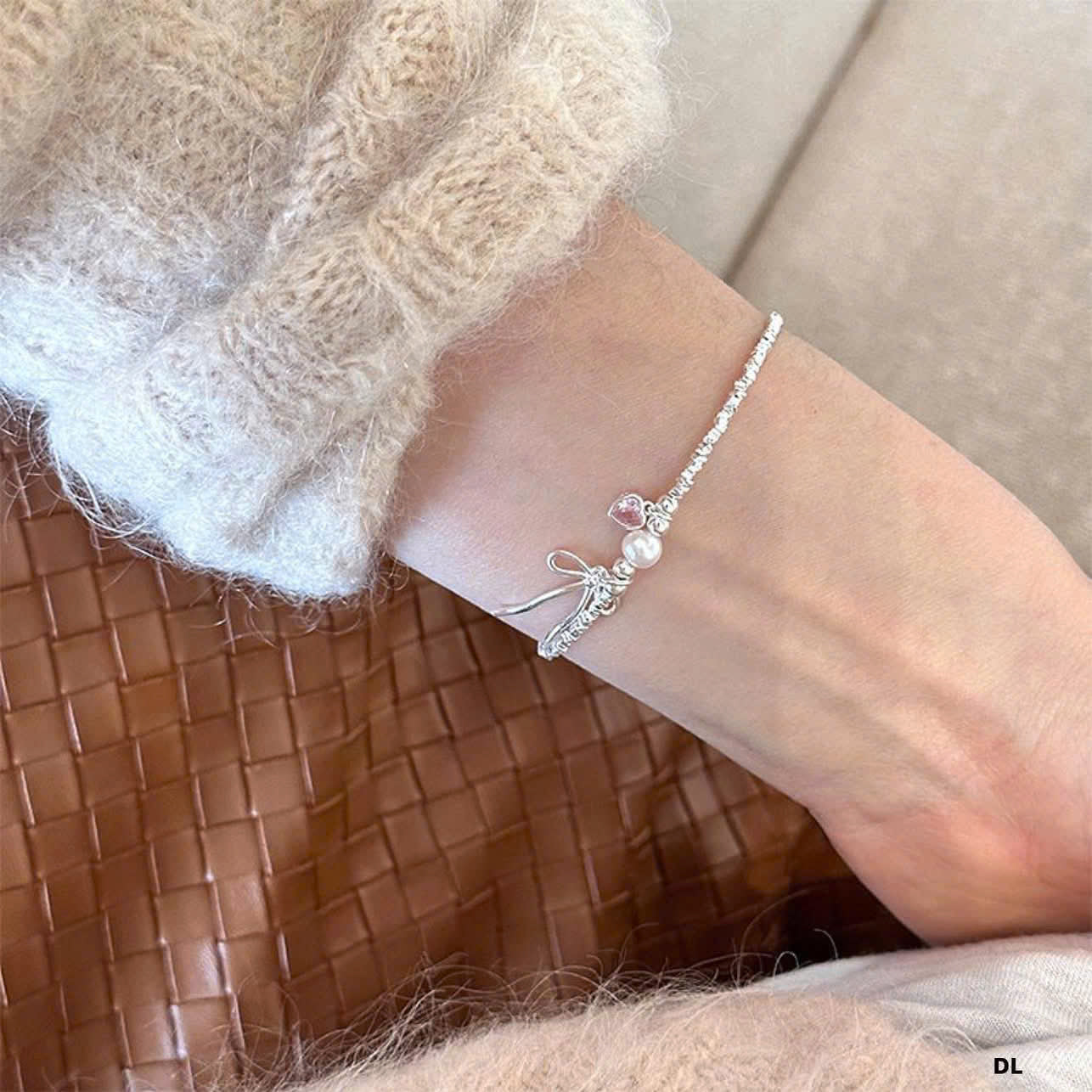 Lắc bạc lấp lánh & charm tim nơ nhỏ