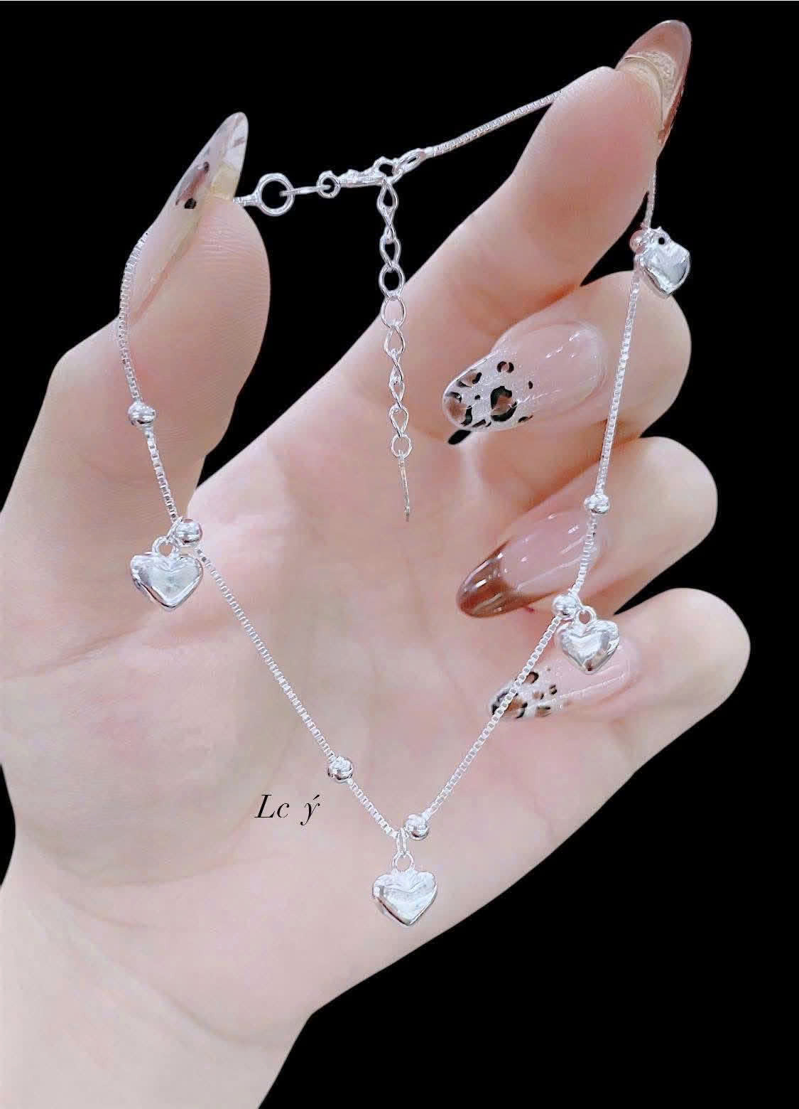 Lắc chân bạc xinh xinh
