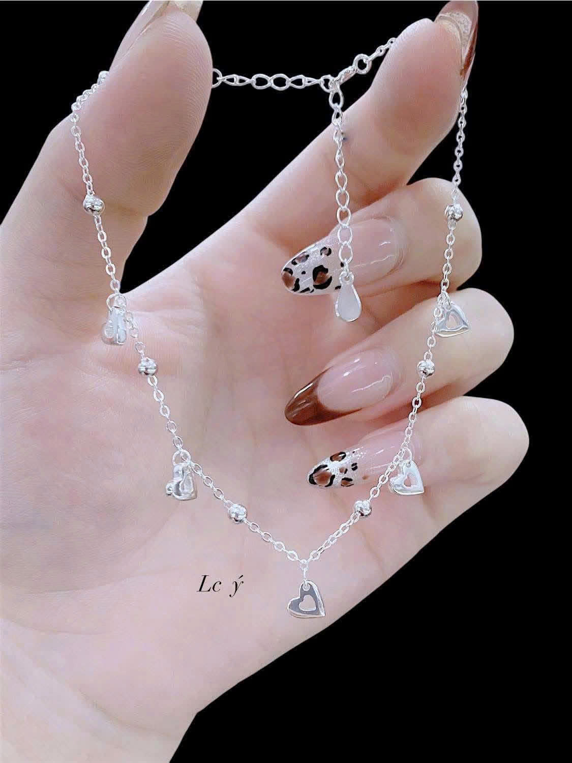 Lắc chân bạc xinh xinh