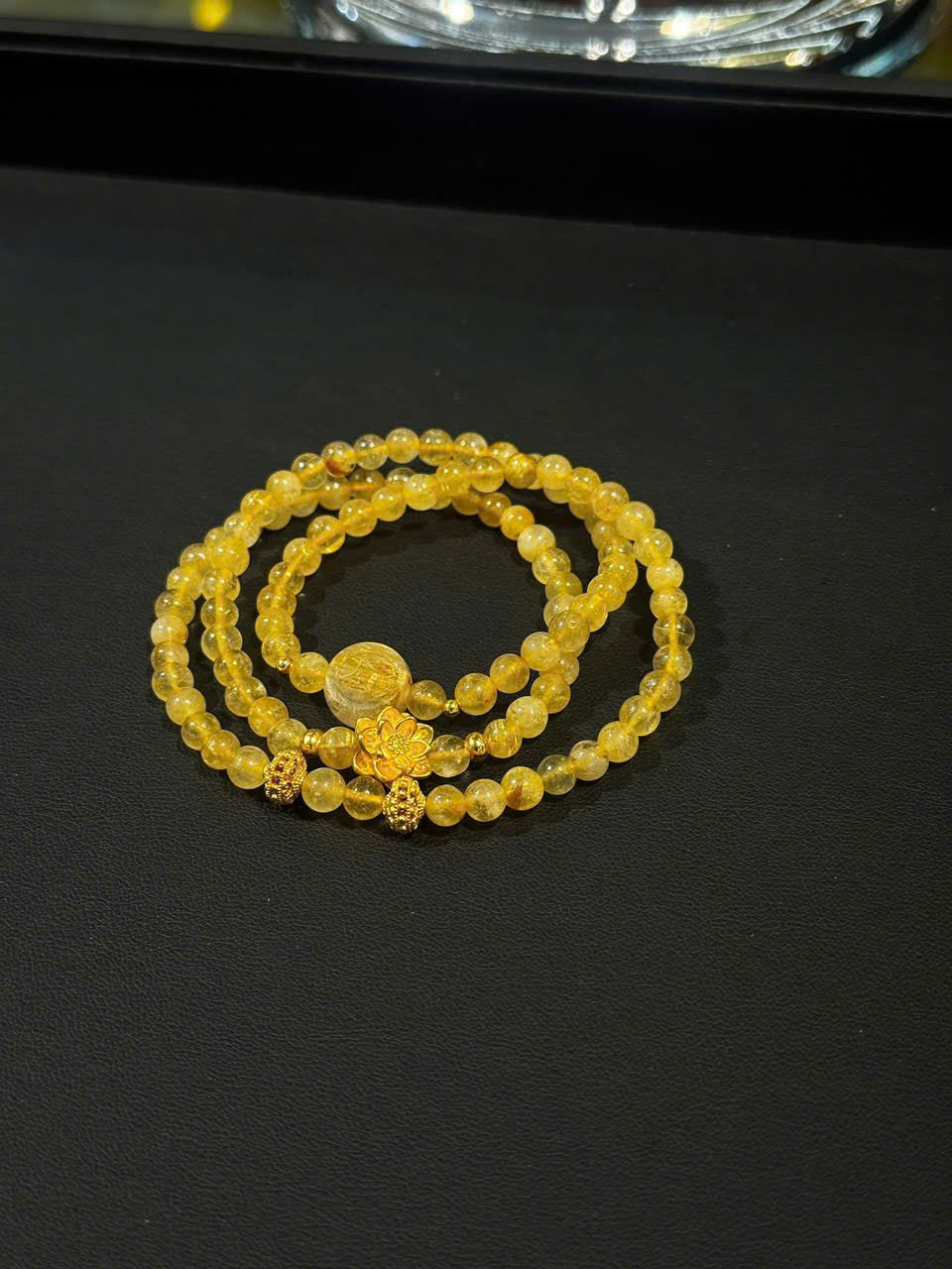 Chuỗi tóc vàng mix charm mạ vàng