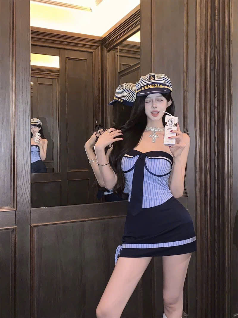 Váy body cúp ngực xanh phối cà vạt siêu slay