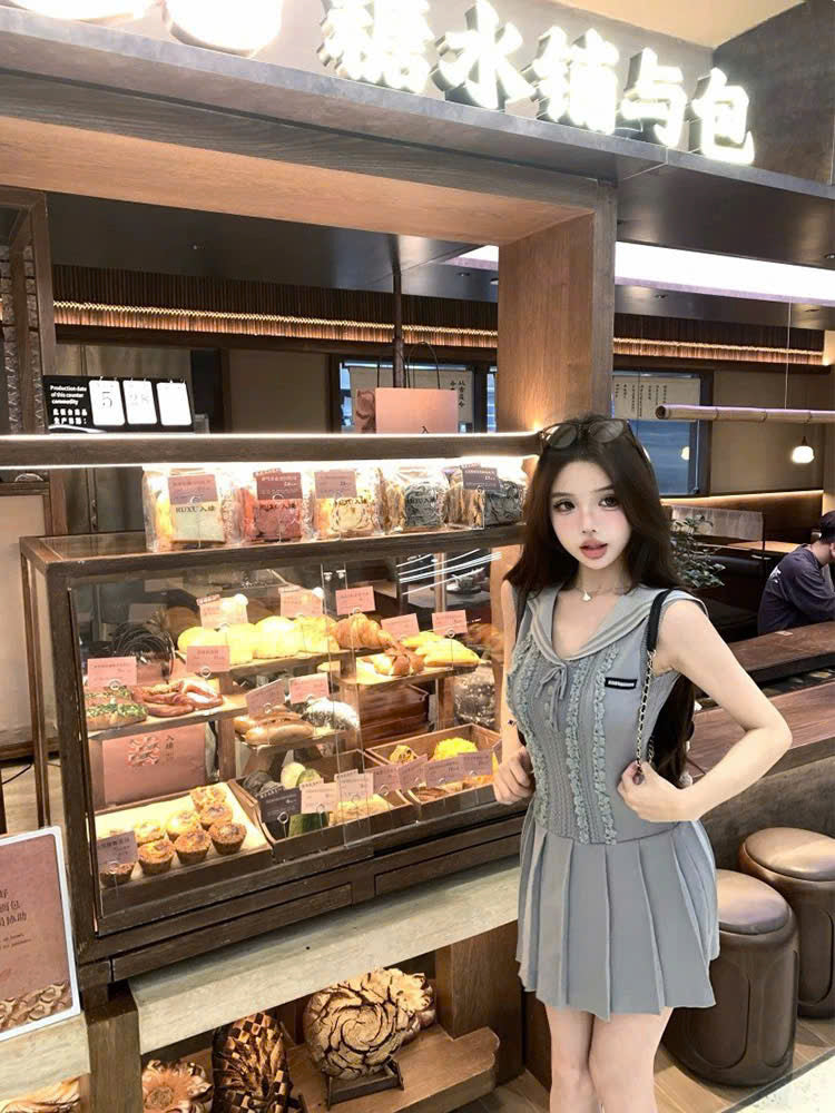 Đầm xám nữ sinh trẻ trung