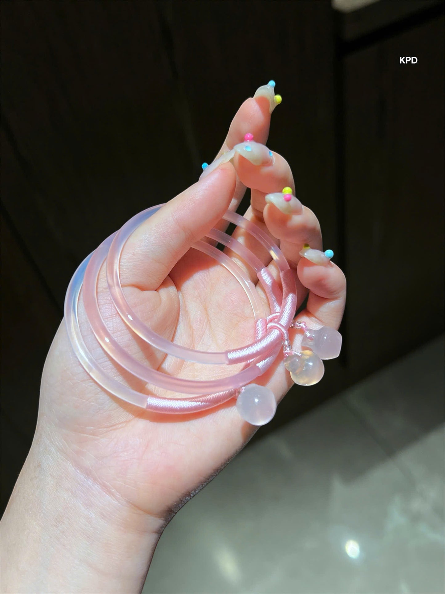 Vòng mã não hồng thạch với ý nghĩ Bình trong Bình An
