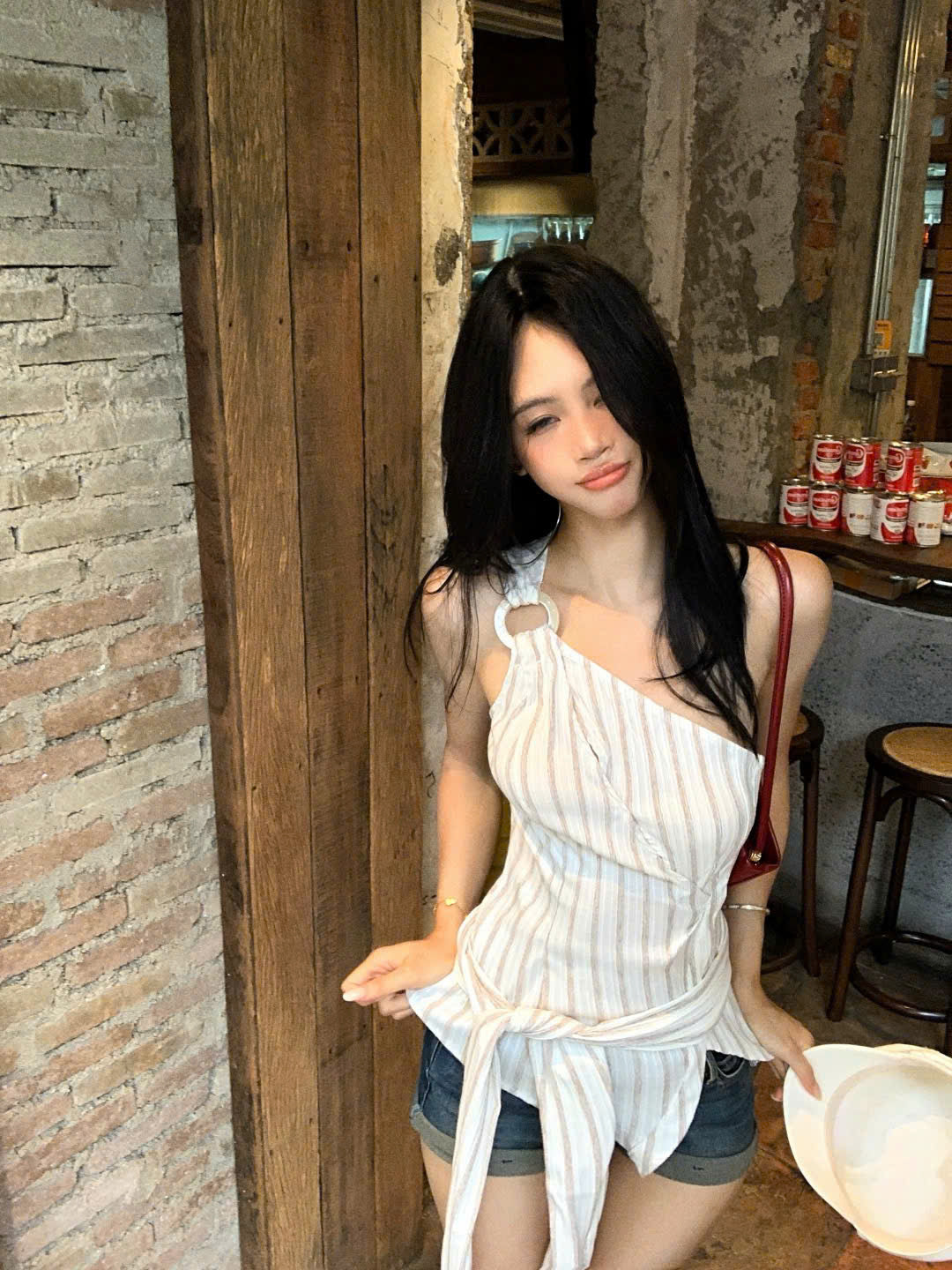 Áo lệch vai kẻ sọc cột dây eo