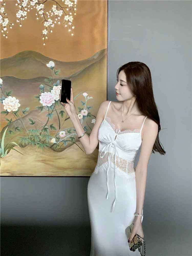 Đầm lụa 2 dây phối ren eo quyến rũ