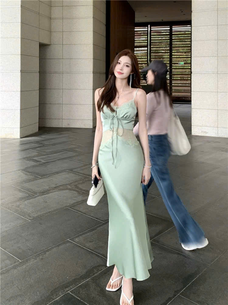 Đầm lụa 2 dây phối ren eo quyến rũ