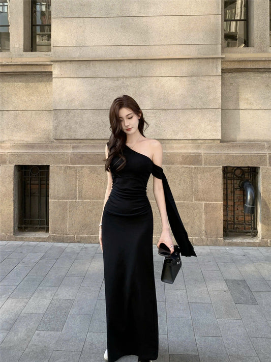 Đầm dài lệch vai thả dây sang chảnh