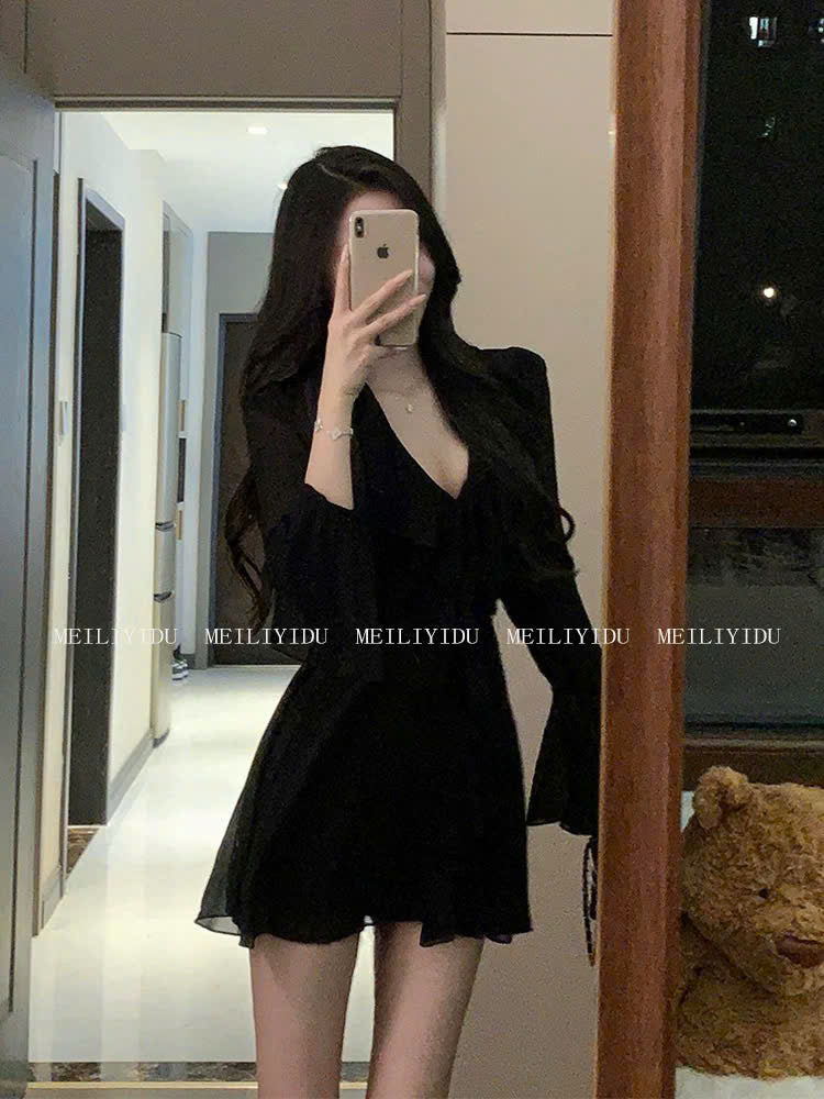 Đầm đen tôn dáng cần thiết của mọi cô gái