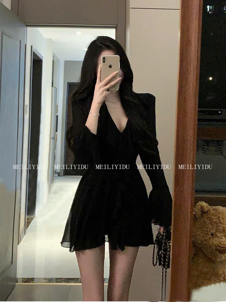Đầm đen tôn dáng cần thiết của mọi cô gái