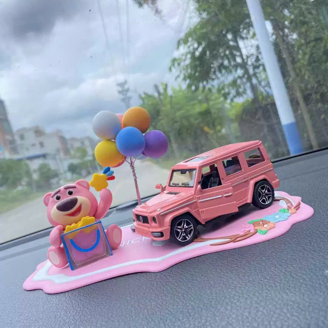 Dán xe gấu dâu ngọt ngào