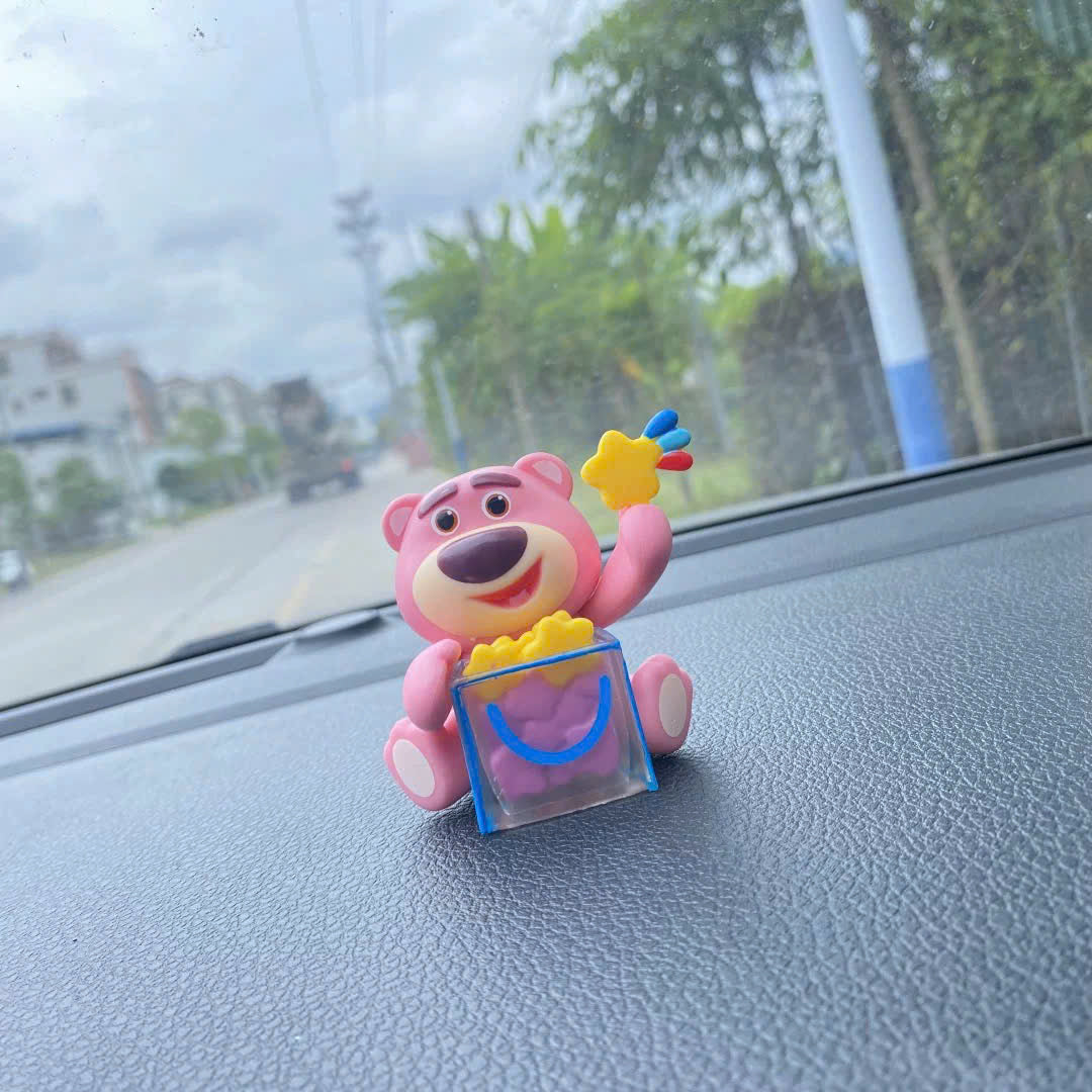Dán xe gấu dâu ngọt ngào