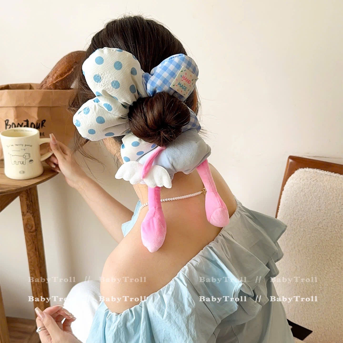 Cột tóc bông hoa phồng dễ thương